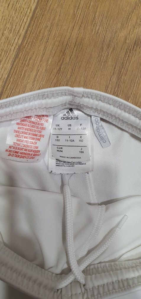 Short adidas mărimea M L copii