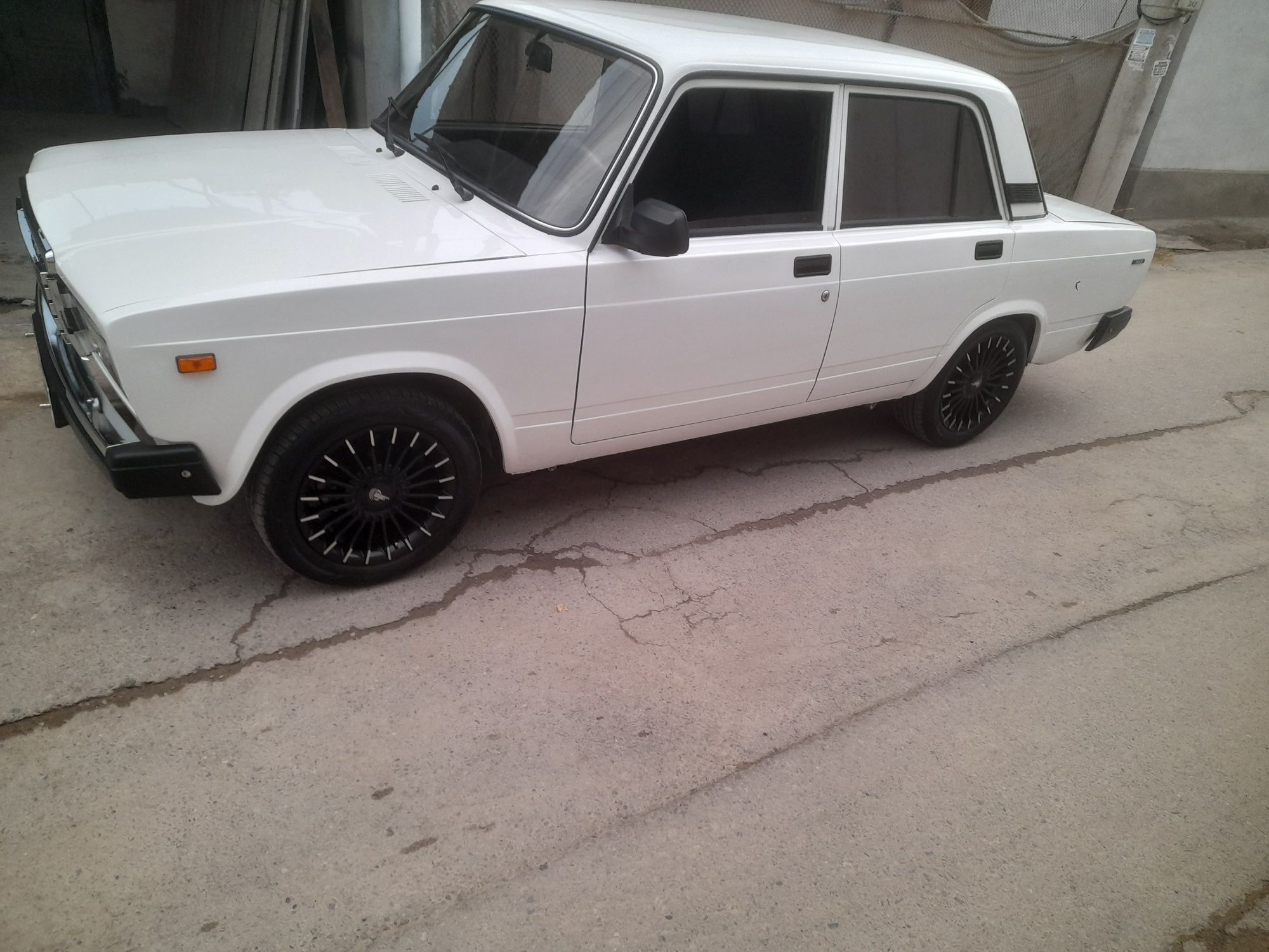 Vaz 2107 sotoladi