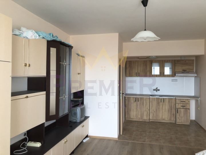 Продава се Двустаен апартамент в Варна, Бриз - 92 кв.м за 1946 €/кв.м - Снимка #1