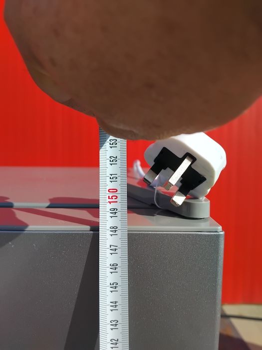 Хладилник с фризер Logik