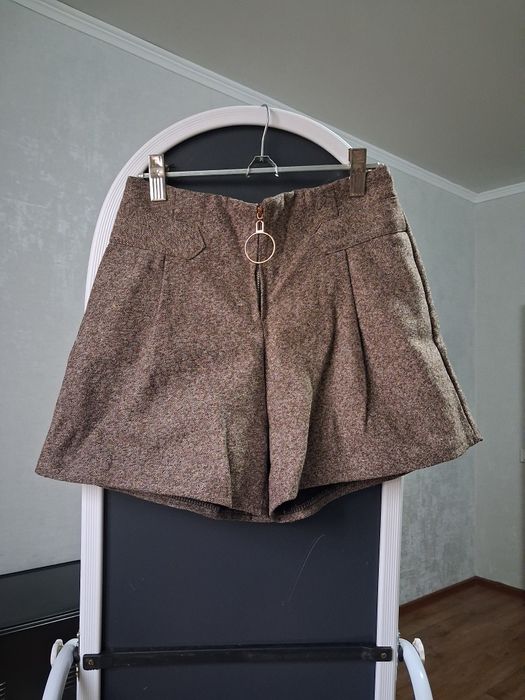 Шорты на осень-зиму. Подойдут на размер S, M.