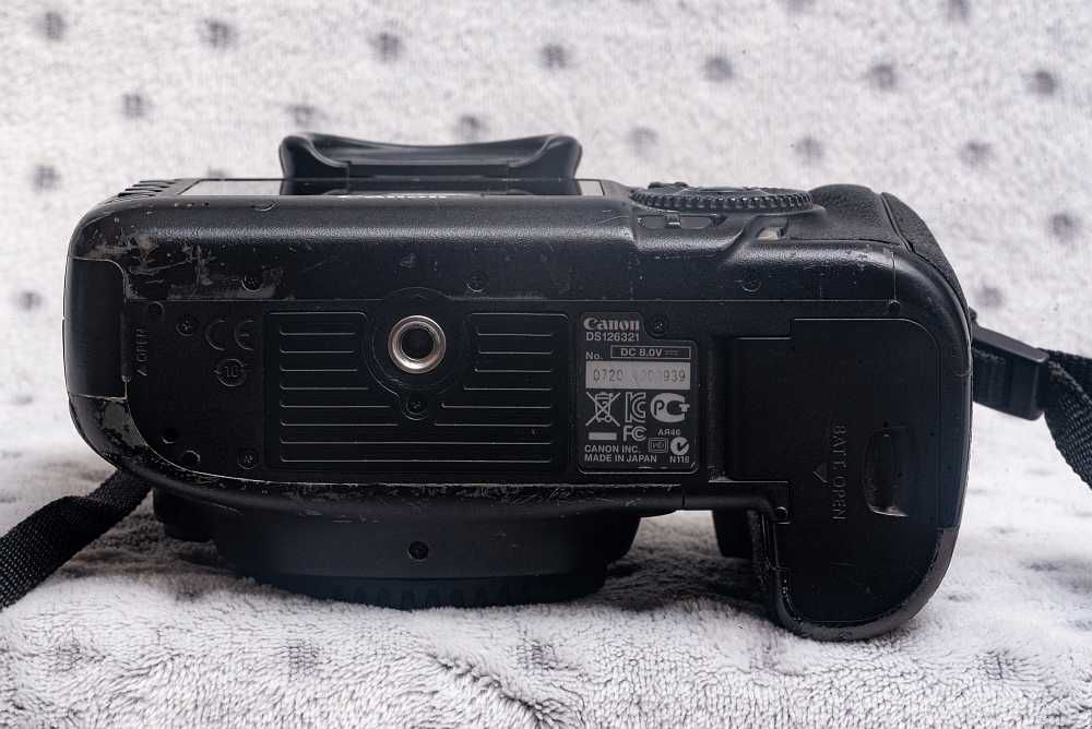 Vând body aparat foto 5D M3, cu senzor fullframe, Canon 5D Mark III