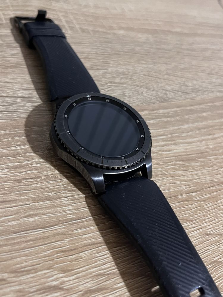 Смарт часовник Samsung Gear S3