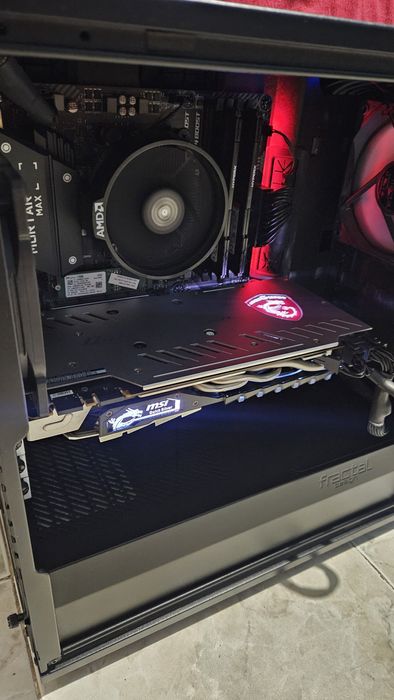 R5 5600/b450m mortar max/16gb ram/gtx 1070/RM550x/ssd 240 new/fractal