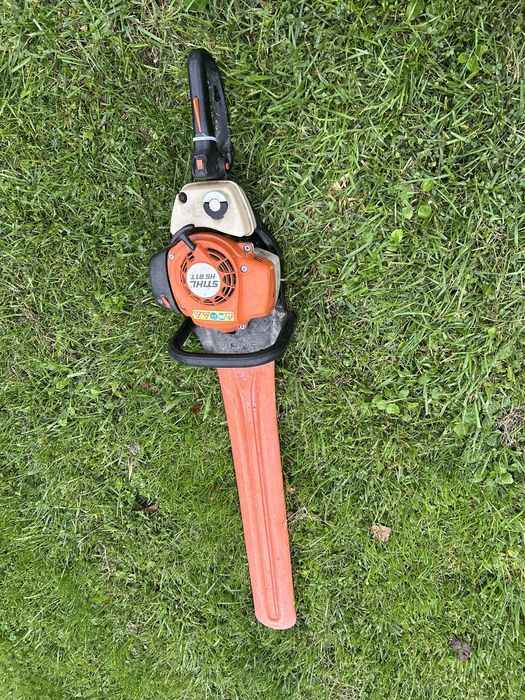 Masina de tuns Gard viu STIHL