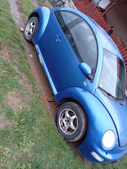 se vinde Volkswagen Beetle 900€ negociabil!!