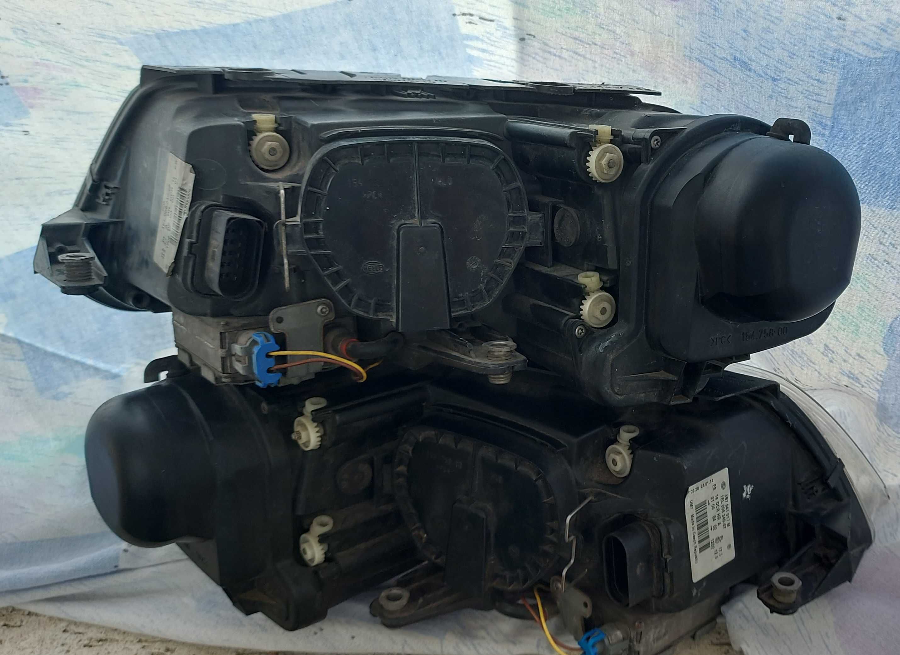 Рециклирани фарове HELLA bixenon пасат 5.5