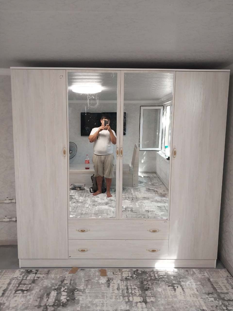 Shkaf shkof relsli