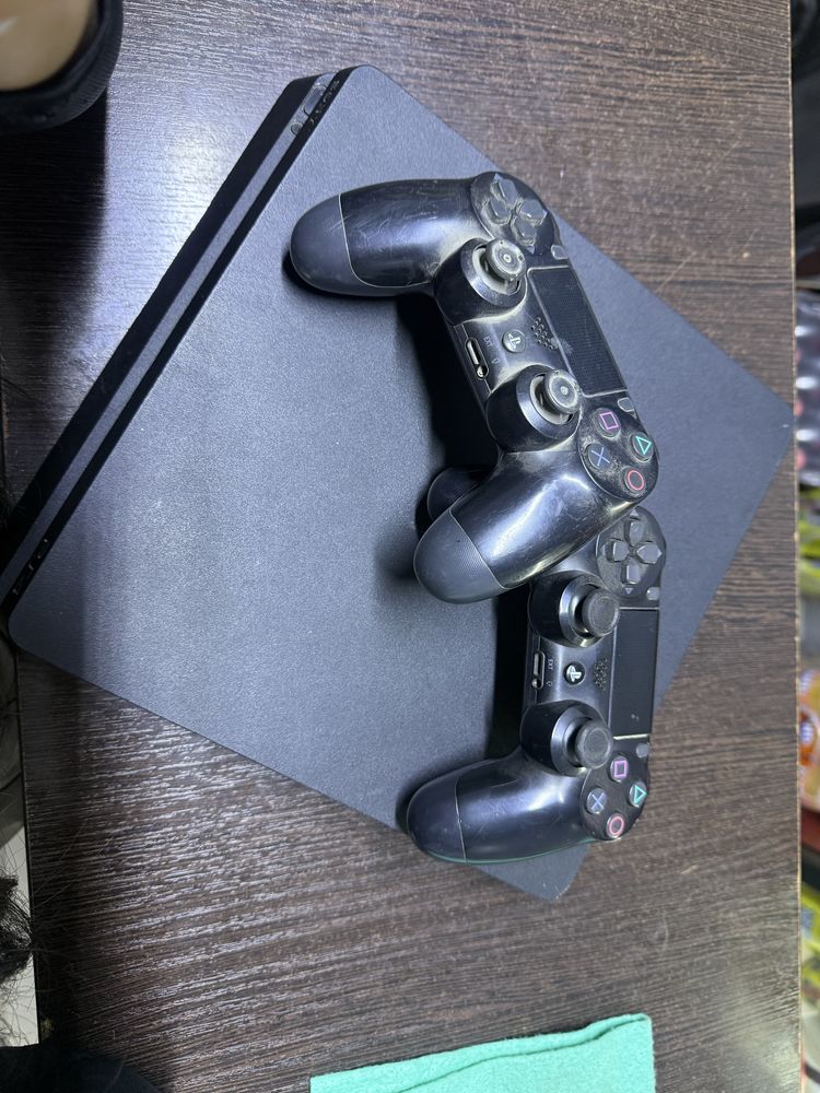 Продам Playstation4 б/у