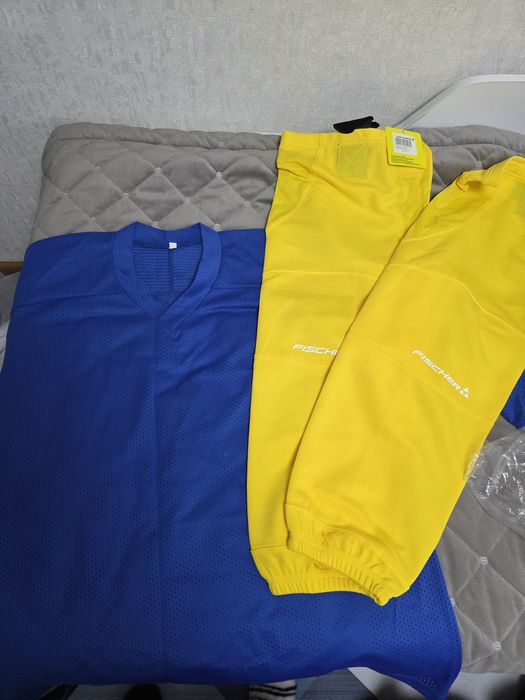 Продам хоккейную форму