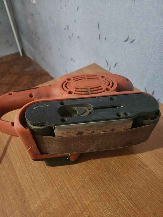 Шлифовальная машинка