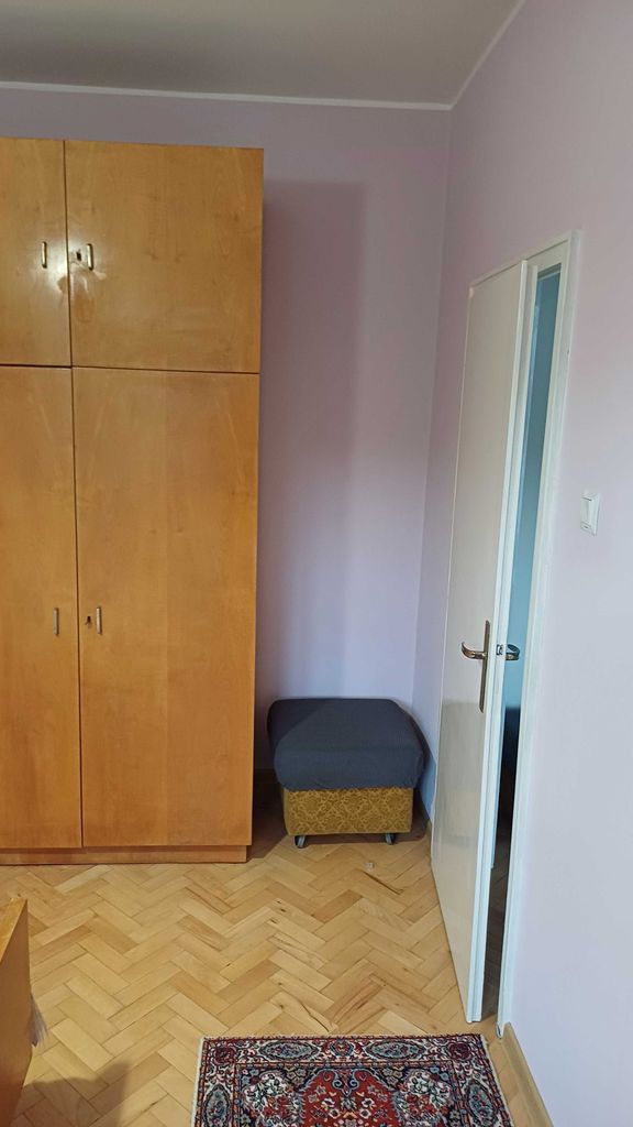 Дава се под наем Тристаен апартамент в Пловдив, Въстанически - 81 кв.м за 561 € - Снимка #3