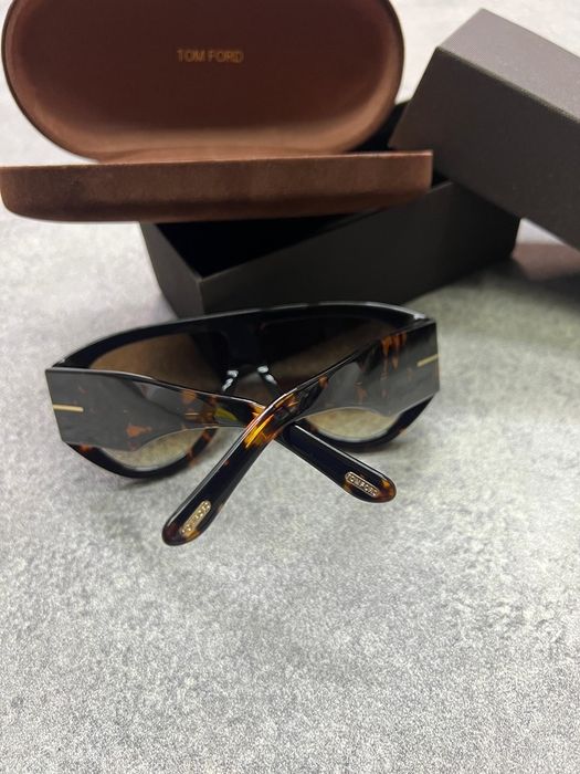 Слънчеви очила TOM FORD Leopar Detaylı