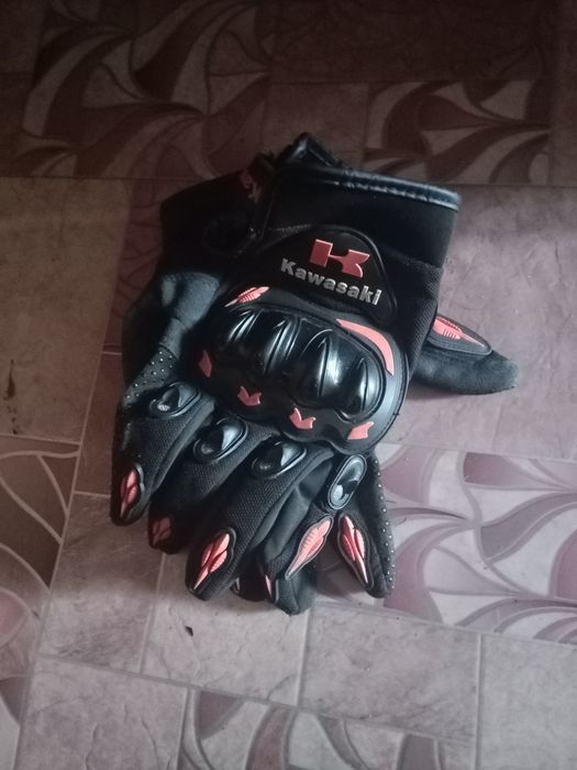 Продам перчатки для мотоцикла