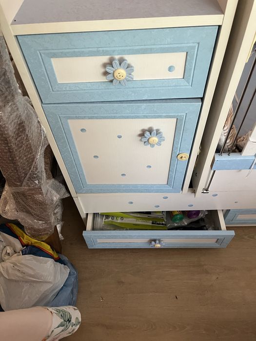 Детска кошара с люлеещ механизъм