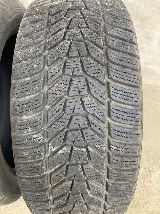 235/45/17 Hankook winter i*cept evo 3