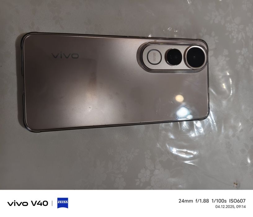 Продам новый телефон Vivo v 50 новый новый
