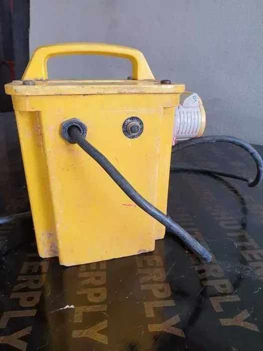 Траф,трансформатор 220-110 волта,оригинален внос Англия