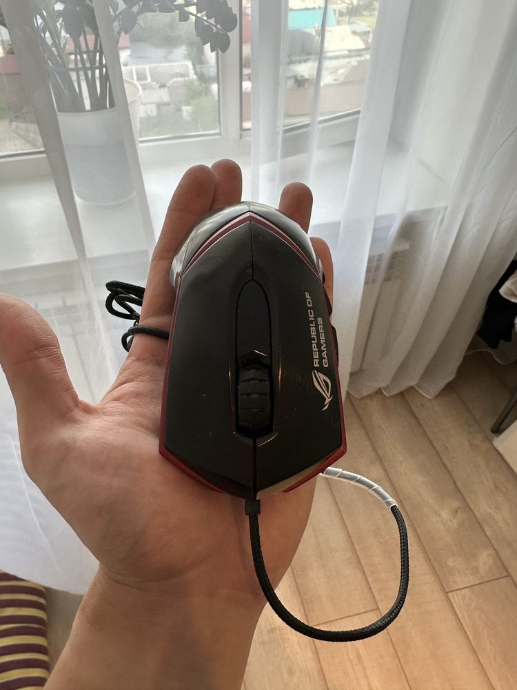 Продам мышку игровую Asus