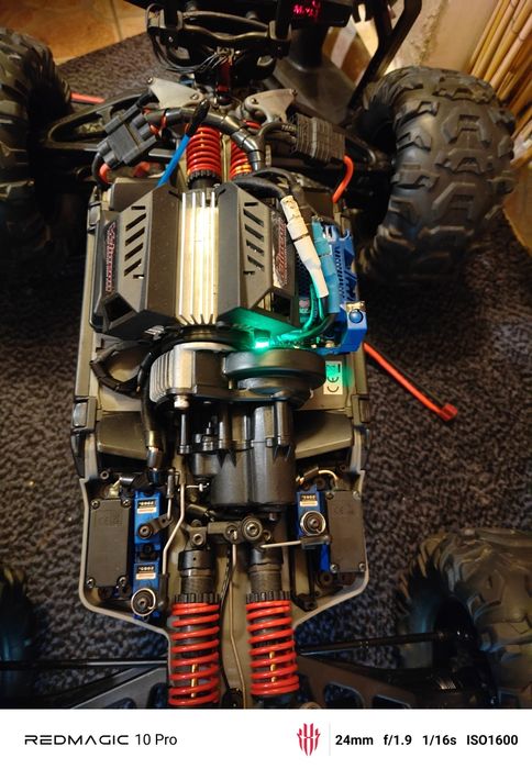 Traxxas summit 1/7 70x50cm vxl 8s