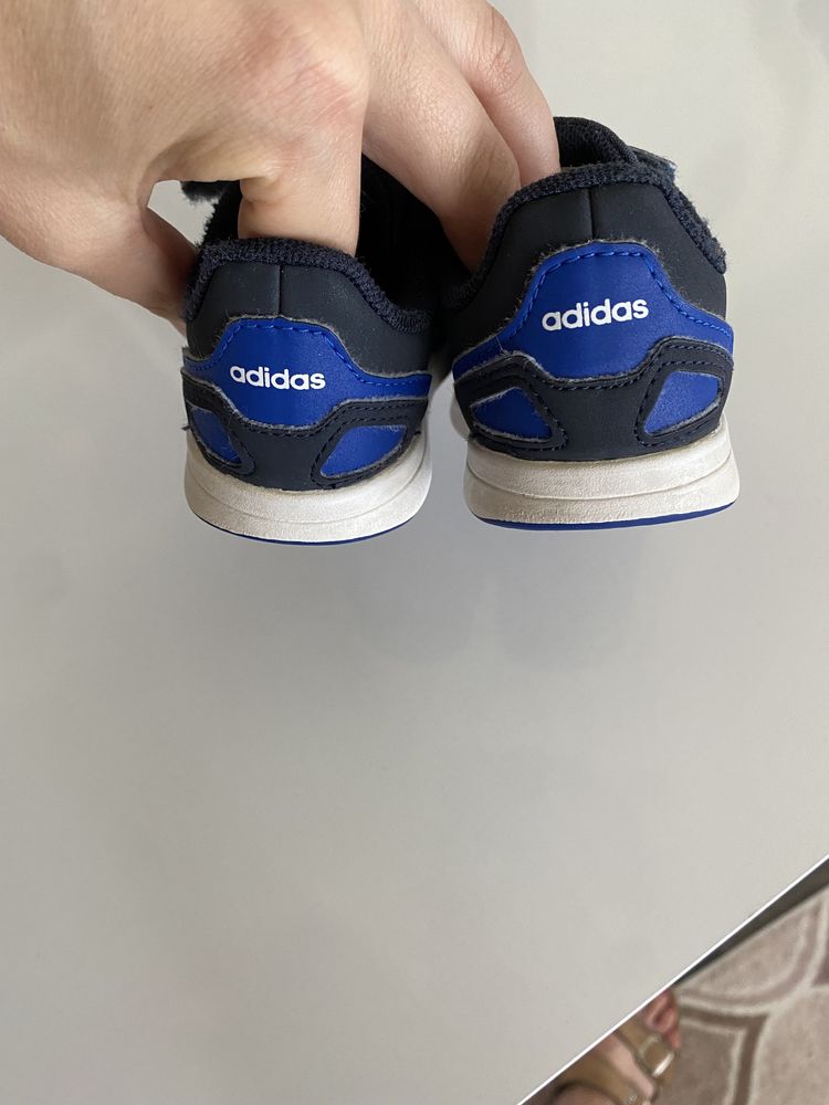 Adidas маратонки