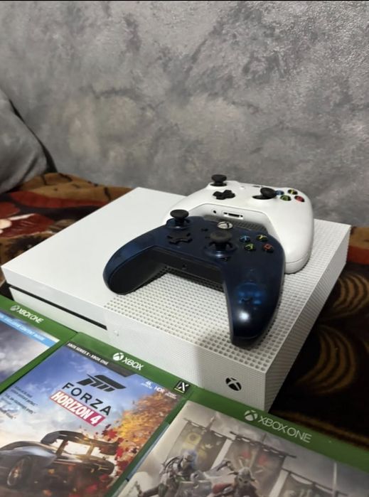 Vând  Xbox  one s