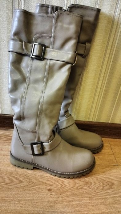 Женские зимние сапоги