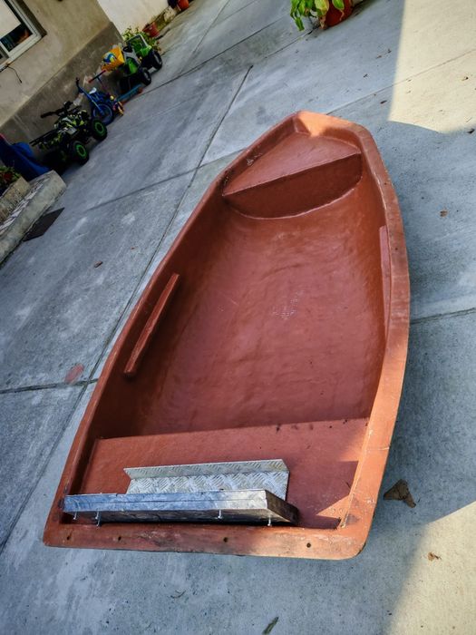 Vand barca fibra sticla 2.60 cu 2 flotoare