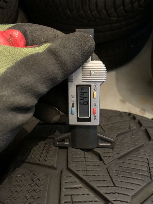 anv M+S 225/60/18 Pirelli/Vredestein