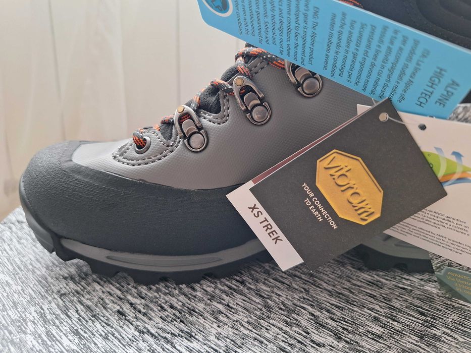 Нови всесезонни туристически обувки Ande Makalu Tech