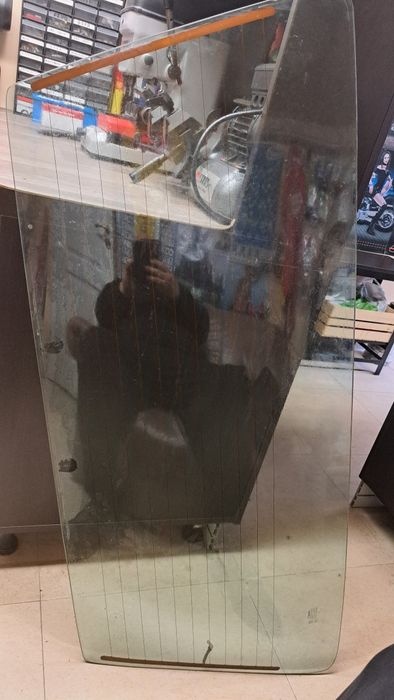 Съкло за пета врата голф 2