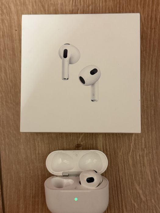 Продам airpods 3 правый