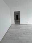 Parchet laminat gri de 1 cm + folie polietilenă