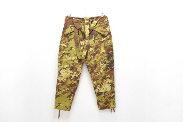 Pantalon de camouflaj impermeabil vanatori/pescari marimea M