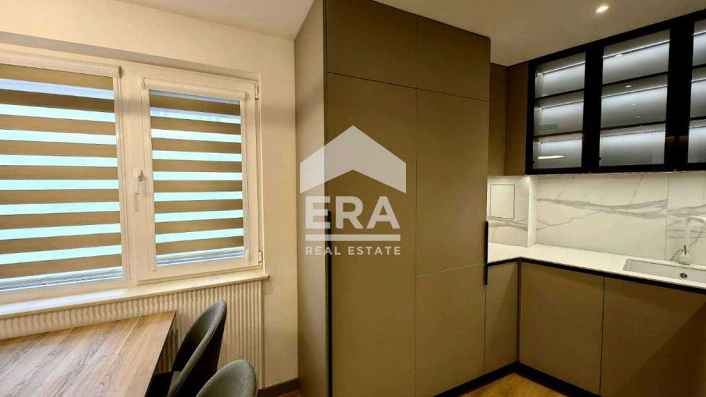 Дава се под наем Тристаен апартамент в Русе, Център - 86 кв.м за 950 € - Снимка #4