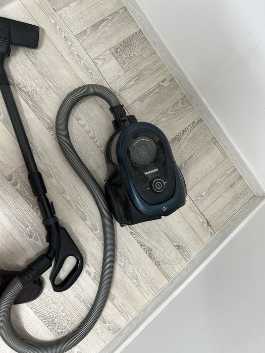 Б/у пылесос на запчасть