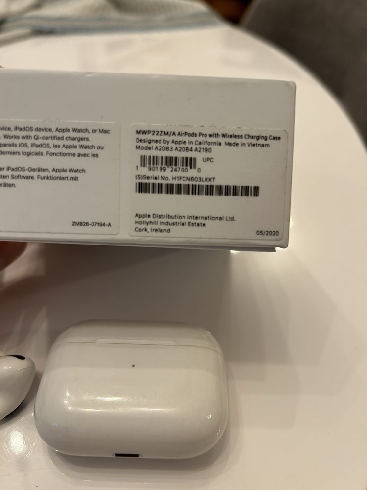 Apple Airpods Pro first gen