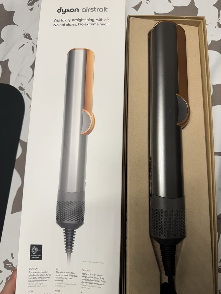 Dyson airstrait сешоар преса