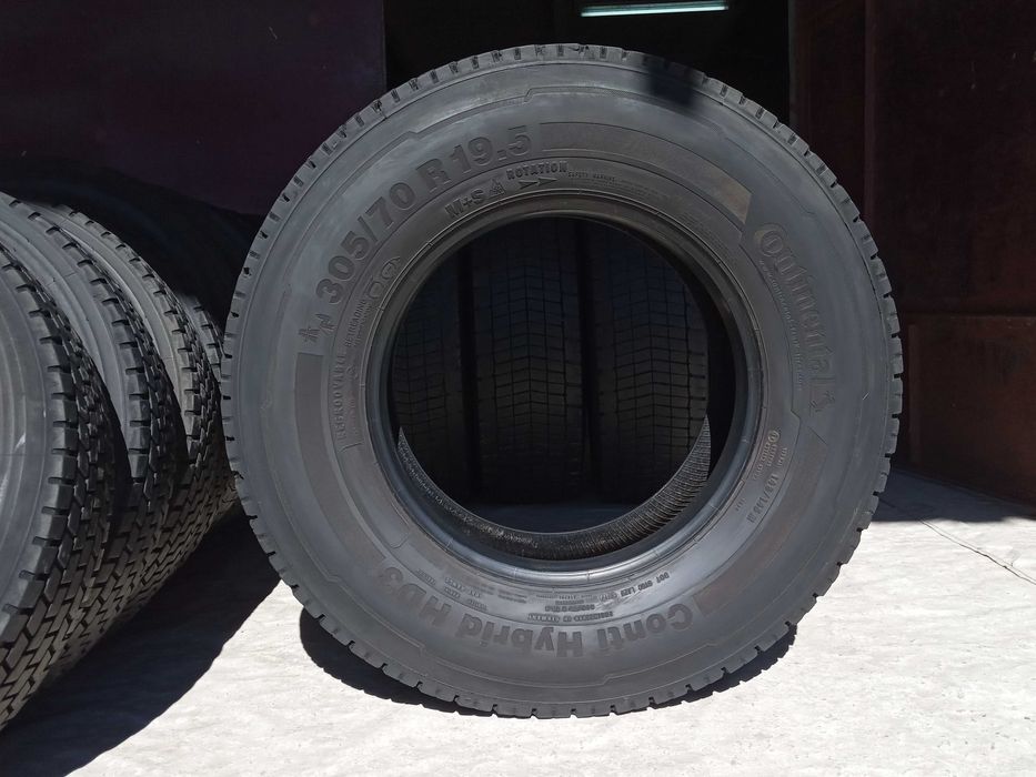 4 Тежкотоварни гуми 305/70R19.5 Continental Hybrid HD3 148/145M 18PR