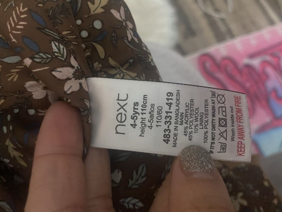 Palton next si blana h&m 4-5 ani