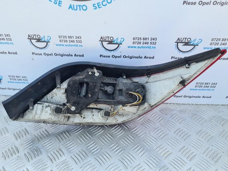 Stop cu soclu bec aripa stanga Opel Astra H Twintop