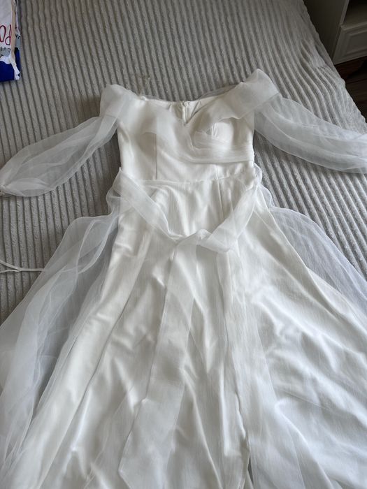 Платье цвета айвори