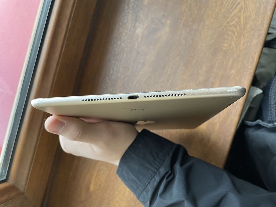 iPad Air 2 LL/A Wi-Fi+Sim ideal sotladi