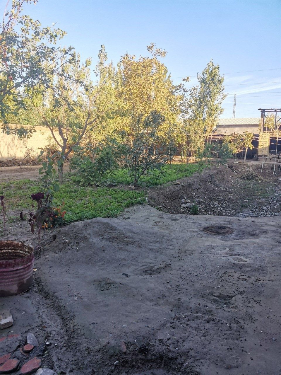Uy yaxshi arzonlatib  beriladi