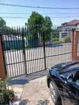 Vând poartă de 4 m din teava rectangulara...2x2 x2 mm.   Și 3x2 x2mmm