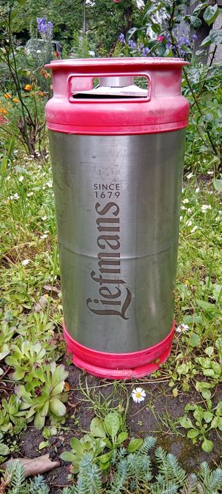 Метални кегове за многократна употреба - като нови