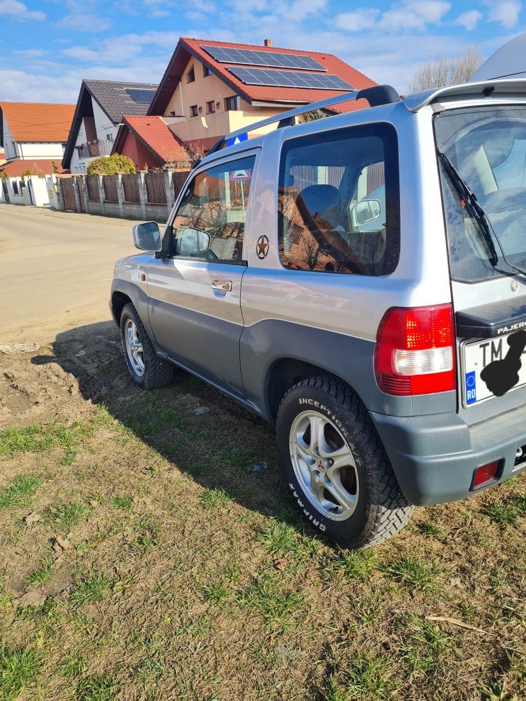 Vând Mitsubishi Pajero Pinin 4x4 benzina 2005