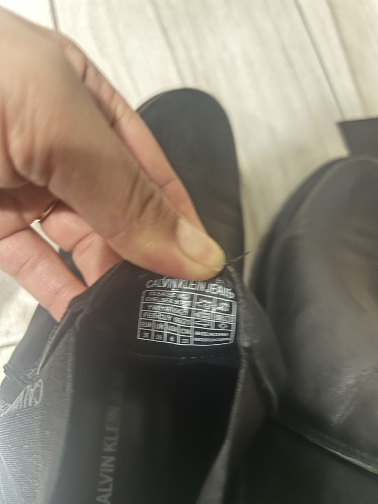 Ghetute Calvin klein din piele naturala