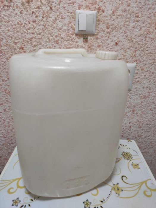 Бачок для воды пластик