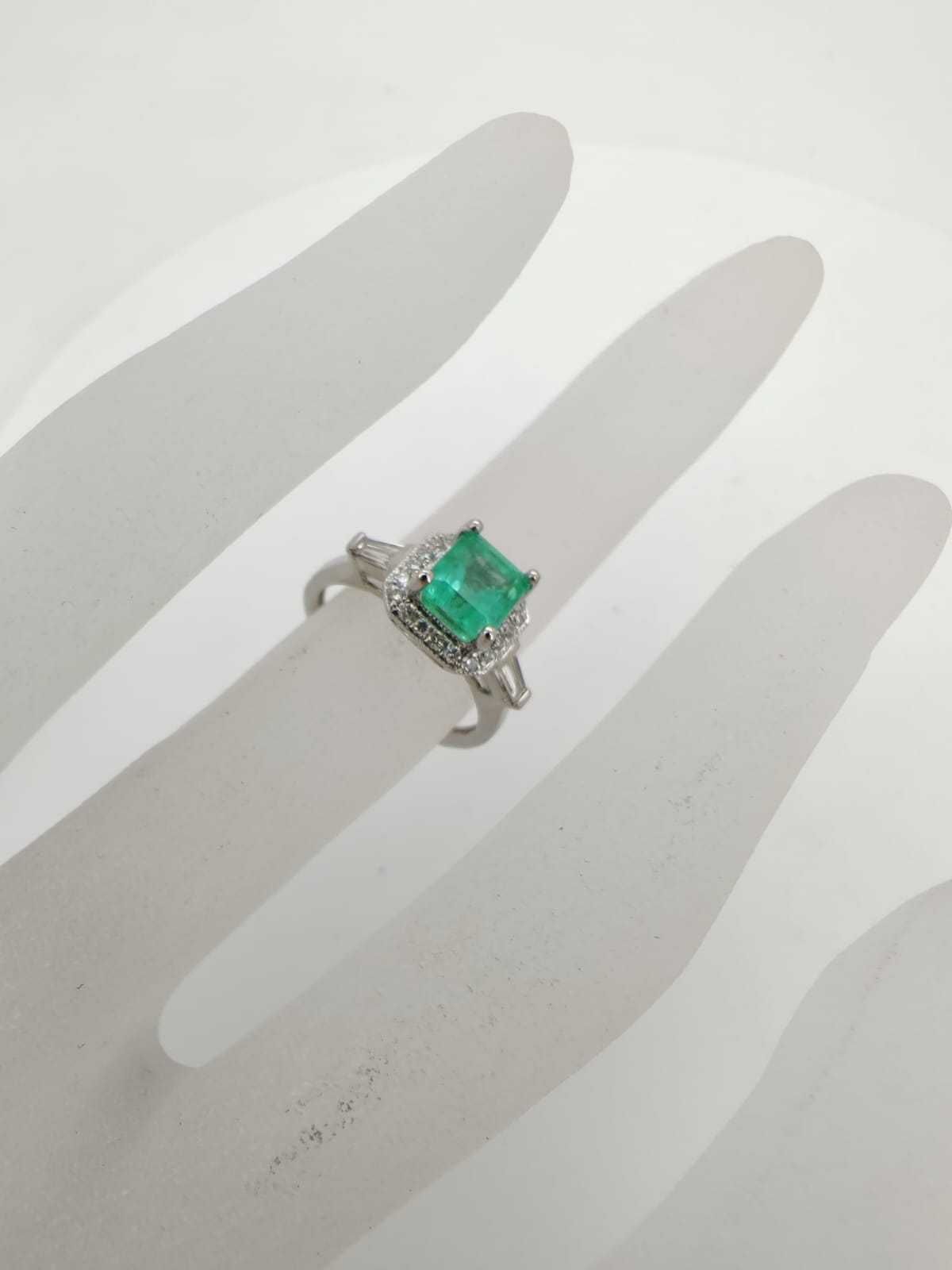 Inel 18k cu smarald si diamante